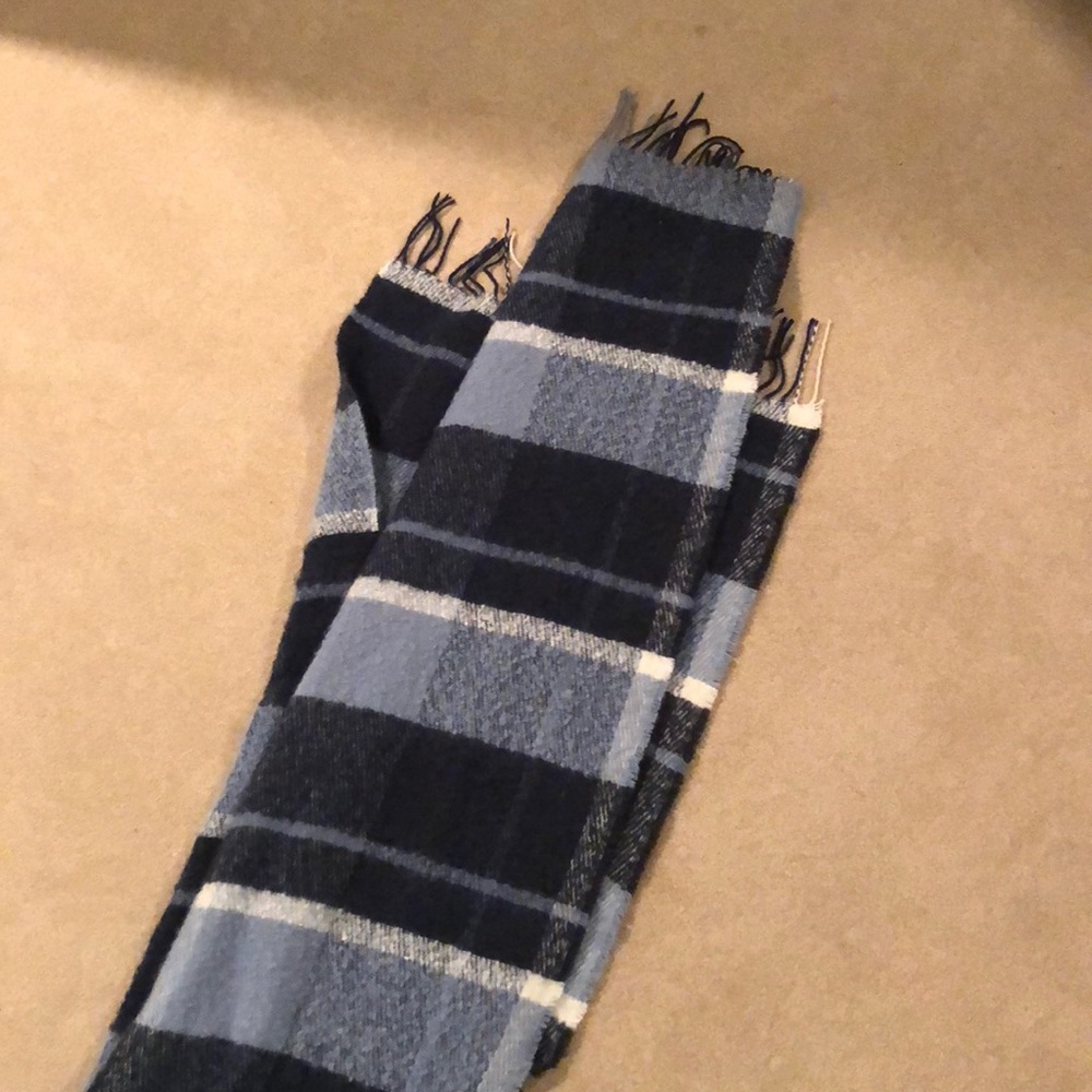 Never worn Aeropostale shall scarf